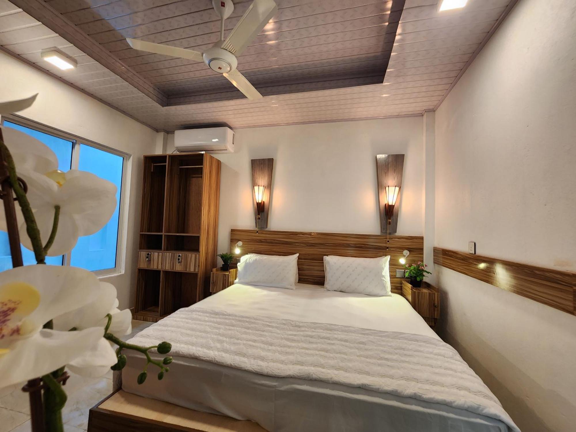 Batuta Maldives Fourson Hotel Thulusdhoo Room photo